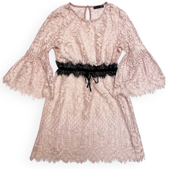Black Tape_ Dresses & Skirts - Black Tape_ Nordstrom Pink Lace Bell Sleeve Dress Size Large